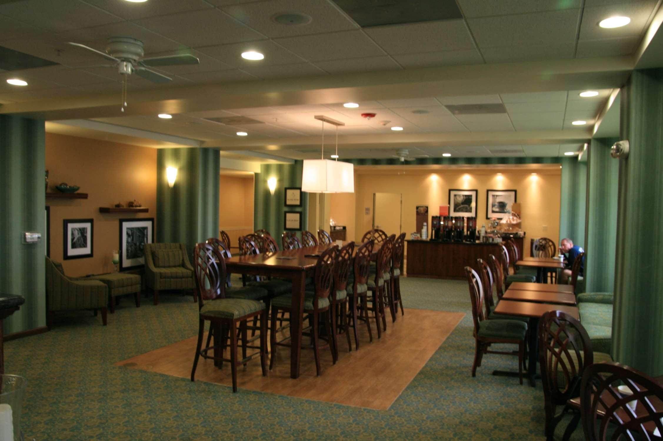 Hotel Hampton By Hilton Brentwood Restaurace fotografie